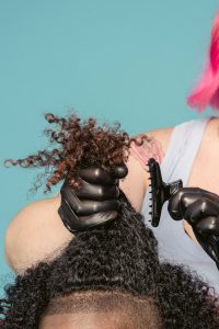 La porosidad de tu cabello y qué cuidado necesita