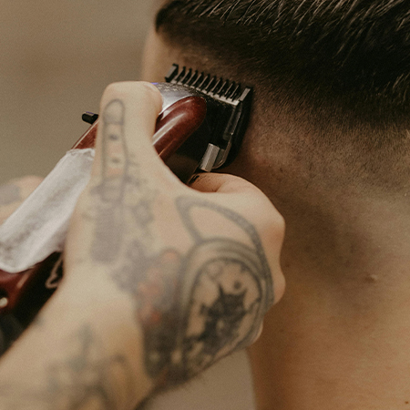 Técnicas de corte de cabello y estilismo